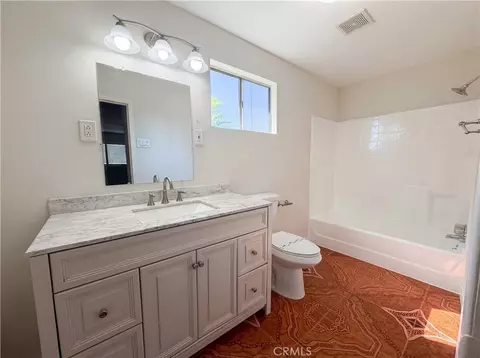 Bath - 25509 Jasper, Barstow, CA 92311 photo 2 of 3