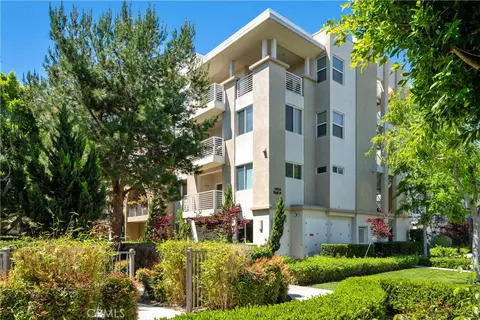 13025 Park Pl #301, Hawthorne, CA 90250