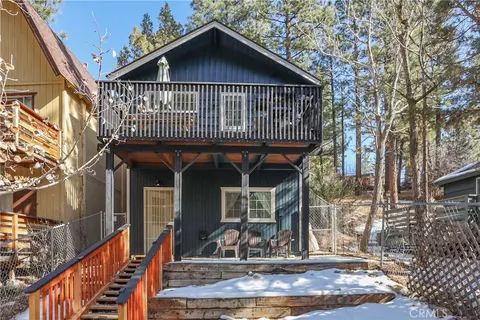 325 Hilltop Ln, Big Bear City, CA 92314