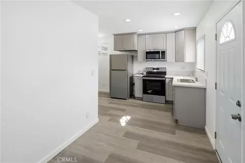 7721 Bell Ave, Los Angeles, CA 90001