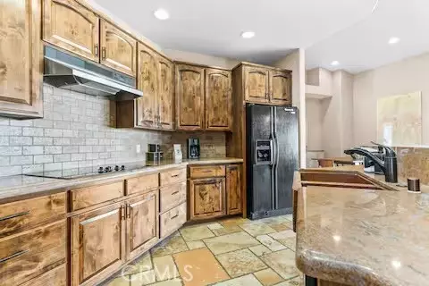 Kitchen - 62398 Cope Ln, Joshua Tree, CA 92252 photo 5 of 5