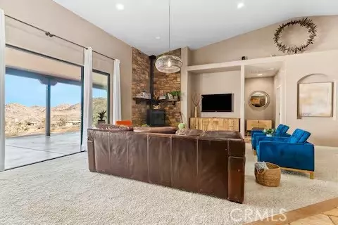 Living - 62398 Cope Ln, Joshua Tree, CA 92252 photo 5 of 7