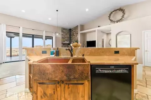 Kitchen - 62398 Cope Ln, Joshua Tree, CA 92252 photo 1 of 5