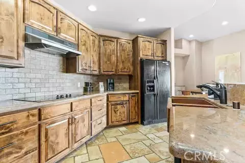 Kitchen - 62398 Cope Ln, Joshua Tree, CA 92252 photo 5 of 5