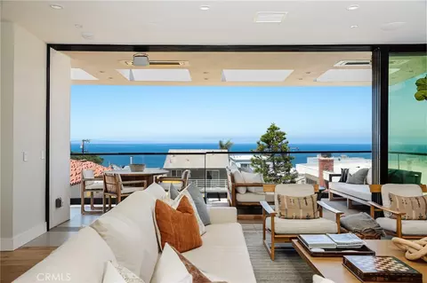 3203 Vista Dr, Manhattan Beach, CA 90266