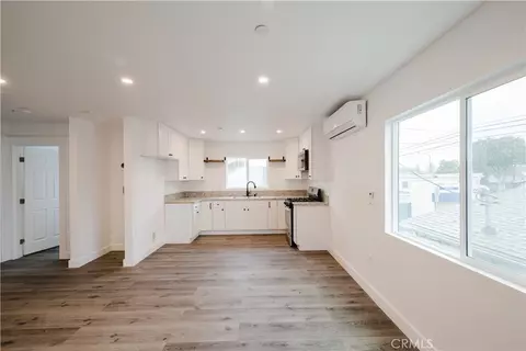 Living - 912 E Commonwealth, Fullerton, CA 92831 photo 6 of 9
