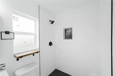 Bath - 912 E Commonwealth, Fullerton, CA 92831 photo 5 of 6