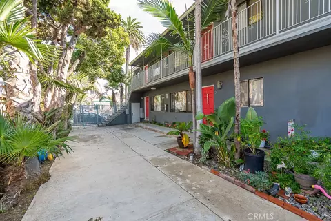 Exterior - 1056 E 6th St, Long Beach, CA 90802 photo 4 of 7