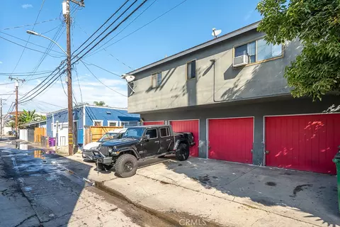 Exterior - 1056 E 6th St, Long Beach, CA 90802 photo 7 of 7