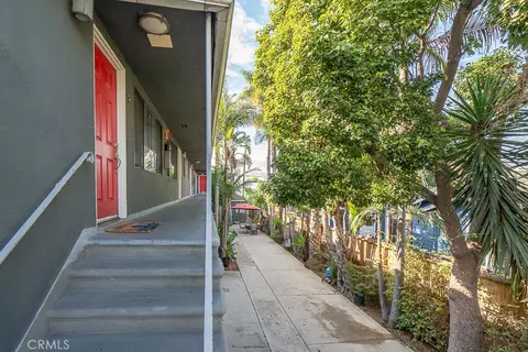 Exterior - 1056 E 6th St, Long Beach, CA 90802 photo 6 of 7