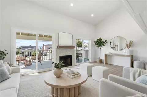 2413 Ives Ln, Redondo Beach, CA 90278