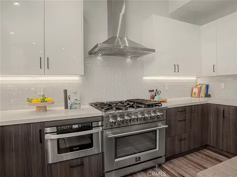 Kitchen - 438 Sierra St, El Segundo, CA 90245 photo 3 of 5