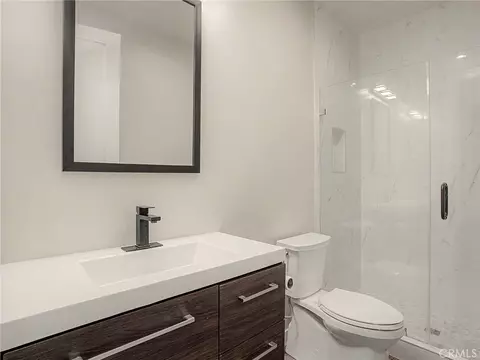 Bath - 438 Sierra St, El Segundo, CA 90245 photo 2 of 3