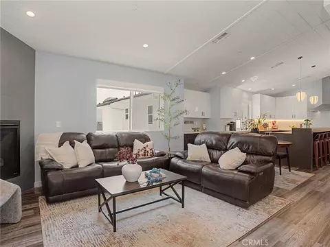 Living - 438 Sierra St, El Segundo, CA 90245 photo 2 of 2