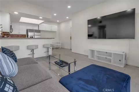 10943 Laurel Cyn #B9, San Fernando, CA 91340