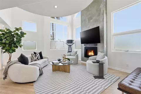 24 Eastwind St #1, Marina Del Rey, CA 90292
