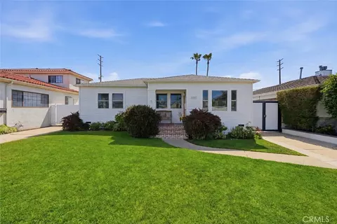 8410 Alverstone Ave, Los Angeles, CA 90045