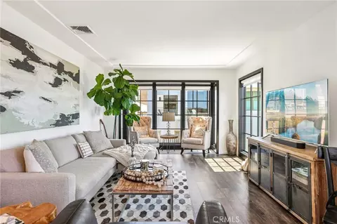 229 Marine Pl, Manhattan Beach, CA 90266