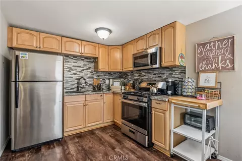 Kitchen - 513 E Meadow Ln, Big Bear City, CA 92314 photo 3 of 3