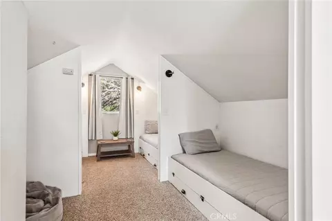 Bedroom - 513 E Meadow Ln, Big Bear City, CA 92314 photo 3 of 5