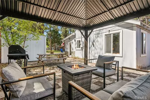 Exterior - 513 E Meadow Ln, Big Bear City, CA 92314 photo 5 of 5