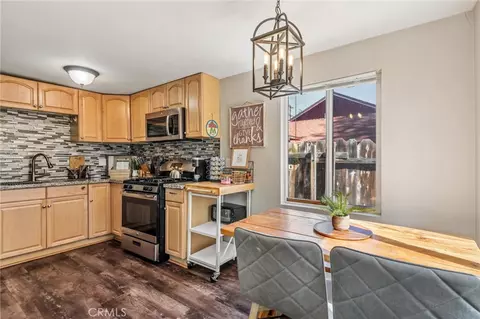 Kitchen - 513 E Meadow Ln, Big Bear City, CA 92314 photo 2 of 3