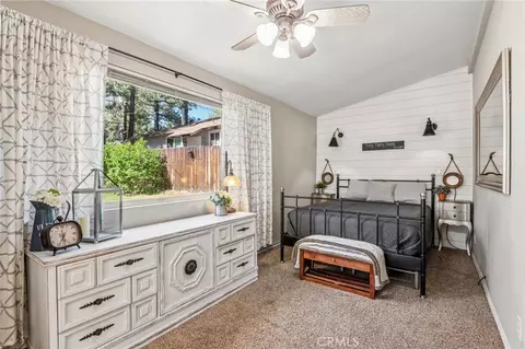 Bedroom - 513 E Meadow Ln, Big Bear City, CA 92314 photo 1 of 5