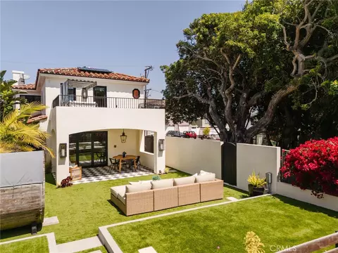 429 20th St, Manhattan Beach, CA 90266