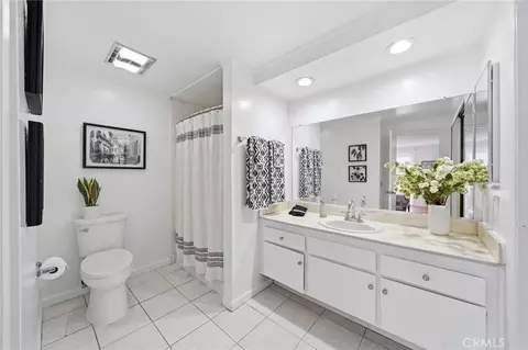 Bath - 14352 Kipling Ln, Tustin, CA 92780 photo 1 of 3
