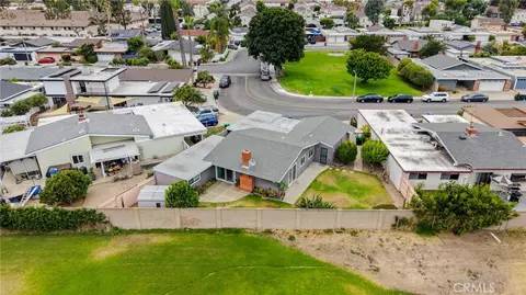 View/Area - 14352 Kipling Ln, Tustin, CA 92780 photo 3 of 5