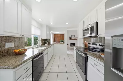 Kitchen - 14352 Kipling Ln, Tustin, CA 92780 photo 4 of 4