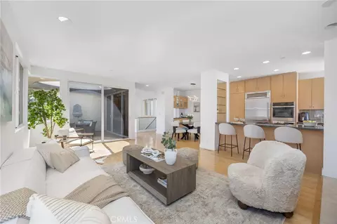2303 Vista Dr, Manhattan Beach, CA 90266