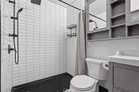 Bath - 3305 E Ransom # A, Long Beach, CA 90804 photo 2 of 2