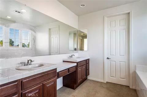 Bath - 39161 Shree Rd, Temecula, CA 92591 photo 2 of 3