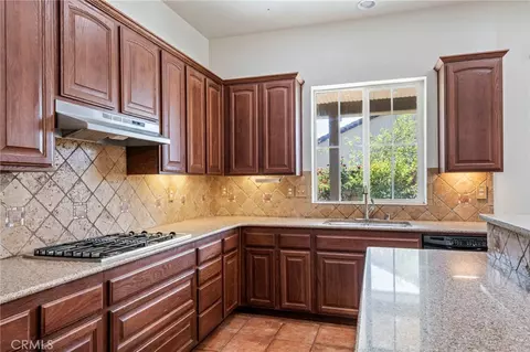 Kitchen - 39161 Shree Rd, Temecula, CA 92591 photo 3 of 4