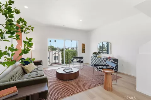 1428 S Cloverdale Ave #1/2, Los Angeles, CA 90019
