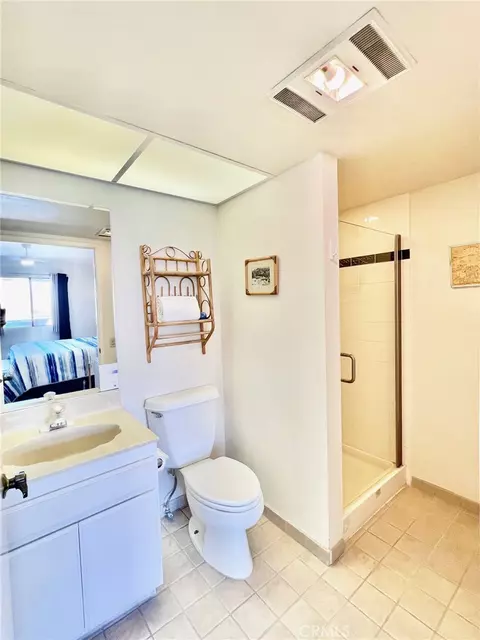 Bath - 340 Clemente #10, Avalon, CA 90704 photo 4 of 6