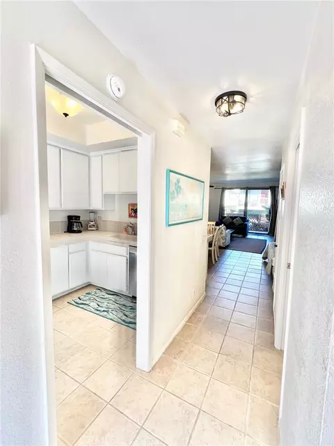 Entry Way - 340 Clemente #10, Avalon, CA 90704 photo 2 of 4