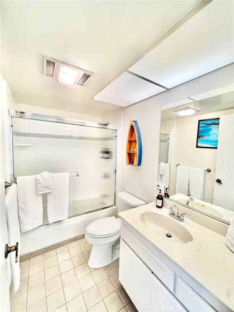 Bath - 340 Clemente #10, Avalon, CA 90704 photo 1 of 6