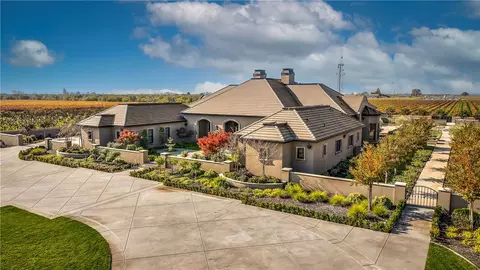Exterior - 22215 N Devries Rd, Lodi, CA 95242 photo 9 of 20