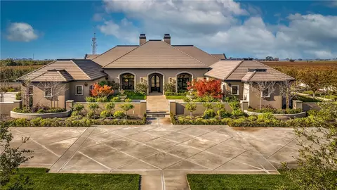 Exterior - 22215 N Devries Rd, Lodi, CA 95242 photo 2 of 20