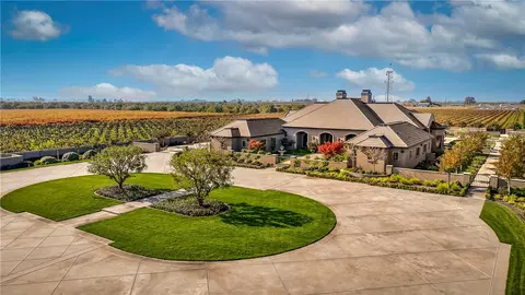 Exterior - 22215 N Devries Rd, Lodi, CA 95242 photo 14 of 20