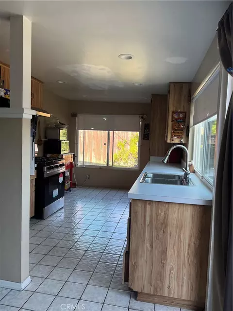 Kitchen - 20002 Tajauta, Carson, CA 90746 photo 3 of 3