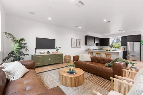 6057 N Tujunga Ave, North Hollywood, CA 91606