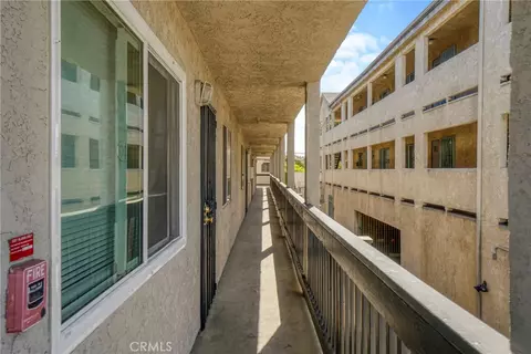 Entry Way - 1126 Raymond Ave, Long Beach, CA 90804 photo 1 of 1