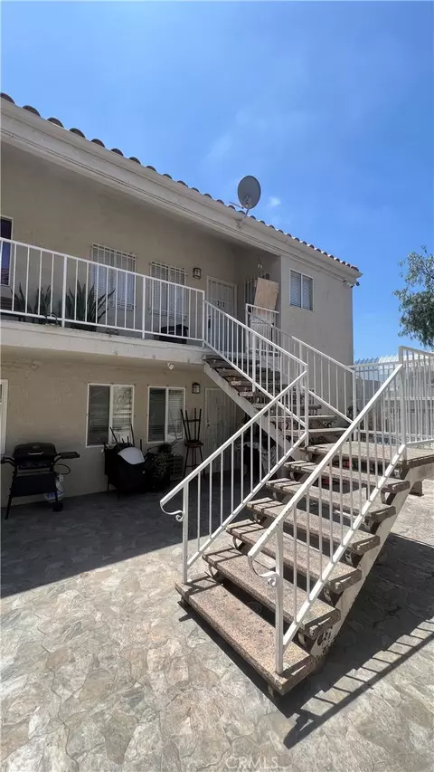 6150 Rugby Ave #212, Huntington Park, CA 90255