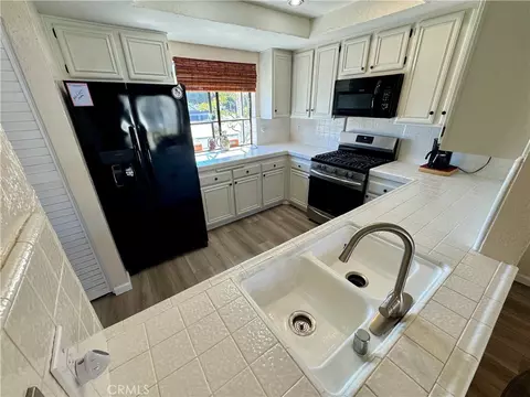 Kitchen - 2336 Elden #B, Costa Mesa, CA 92627 photo 1 of 2