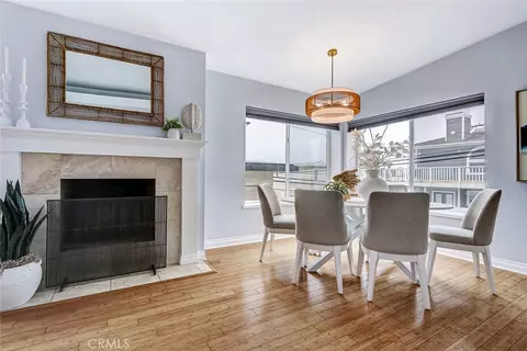 320 31st St, Manhattan Beach, CA 90266