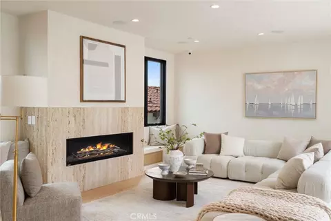 409 Crest Dr, Manhattan Beach, CA 90266