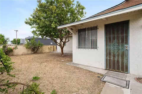 Exterior - 303 E Lincoln St, Carson, CA 90745 photo 2 of 3